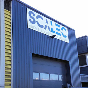 Enseigne en Dibond, impression personnalisée, façade en bardage