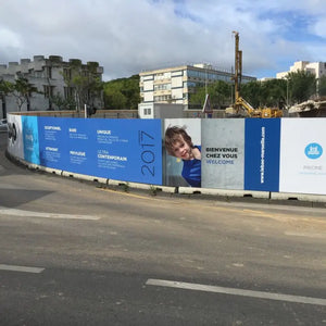 Palissade personnalisée imprimée sur Dibond pour signalétique de chantier