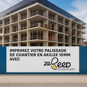 Palissade de chantier en Akilux 10 mm personnalisée, support idéal pour la signalétique de sécurité et les campagnes publicitaires grand format.