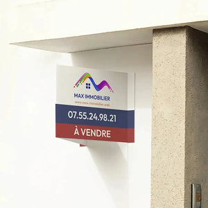Panneau immobilier pliable, en V avec rabats et fixation adhésive. Impression HD sur akilux avec rainage ou pli central pour être plié en 2